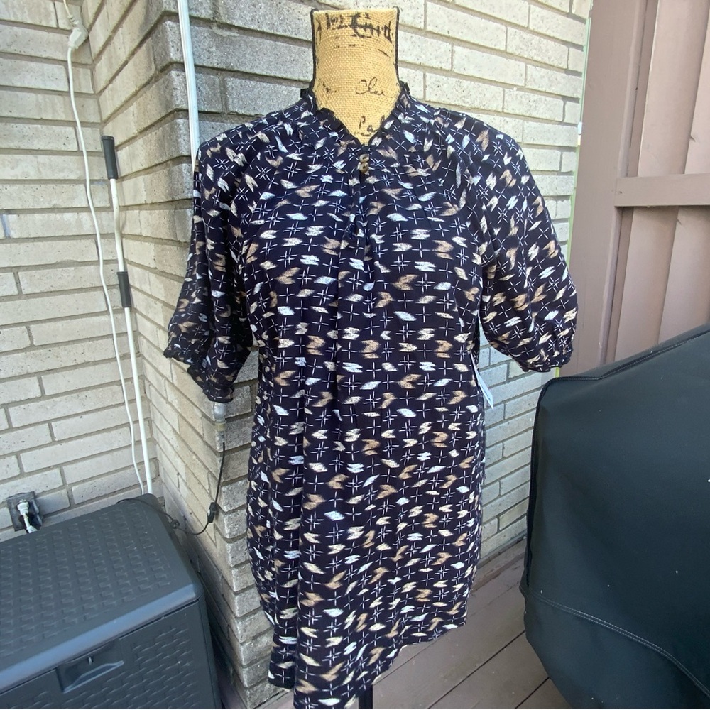 Brand New With Tags Sonoma Tunic Top Women’s Size Large. MSRP $36
